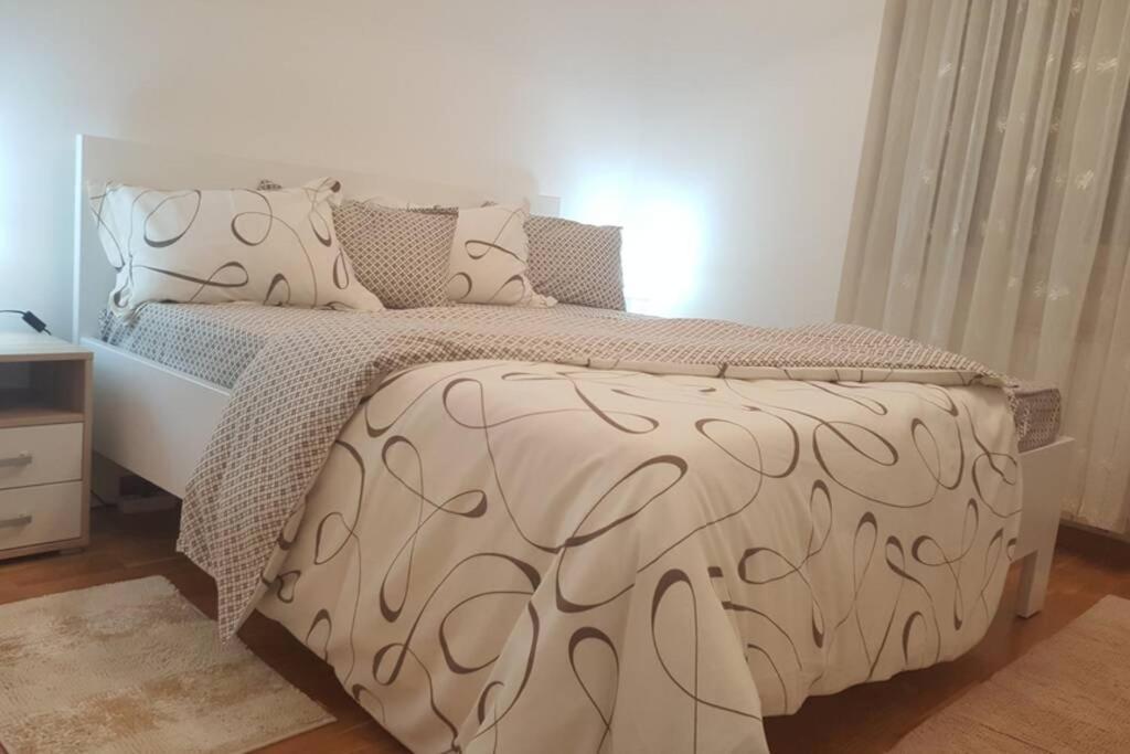 Fantasy Apartment Тузла Экстерьер фото