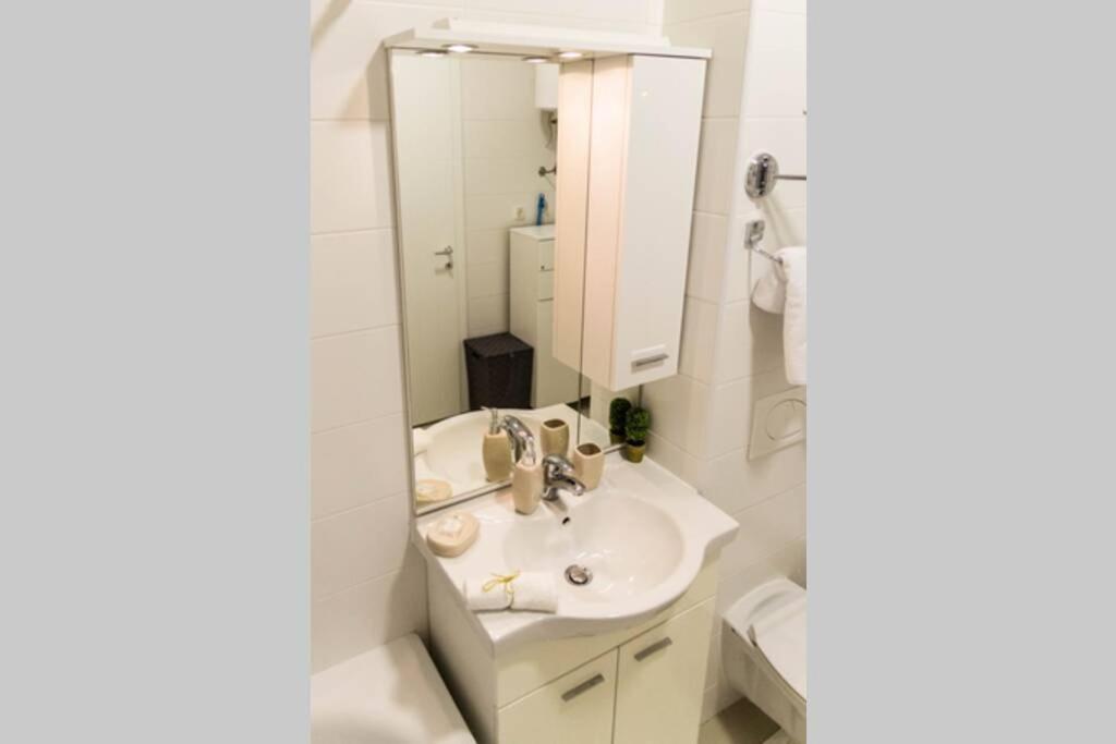 Fantasy Apartment Тузла Экстерьер фото