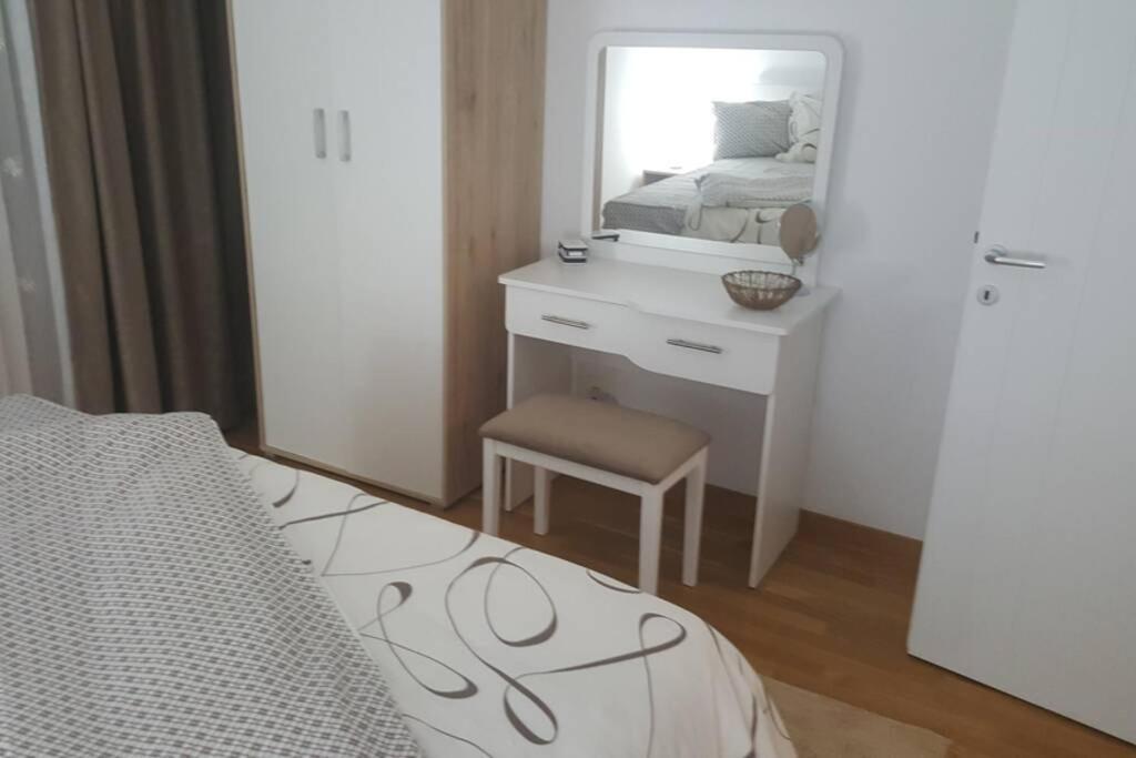 Fantasy Apartment Тузла Экстерьер фото