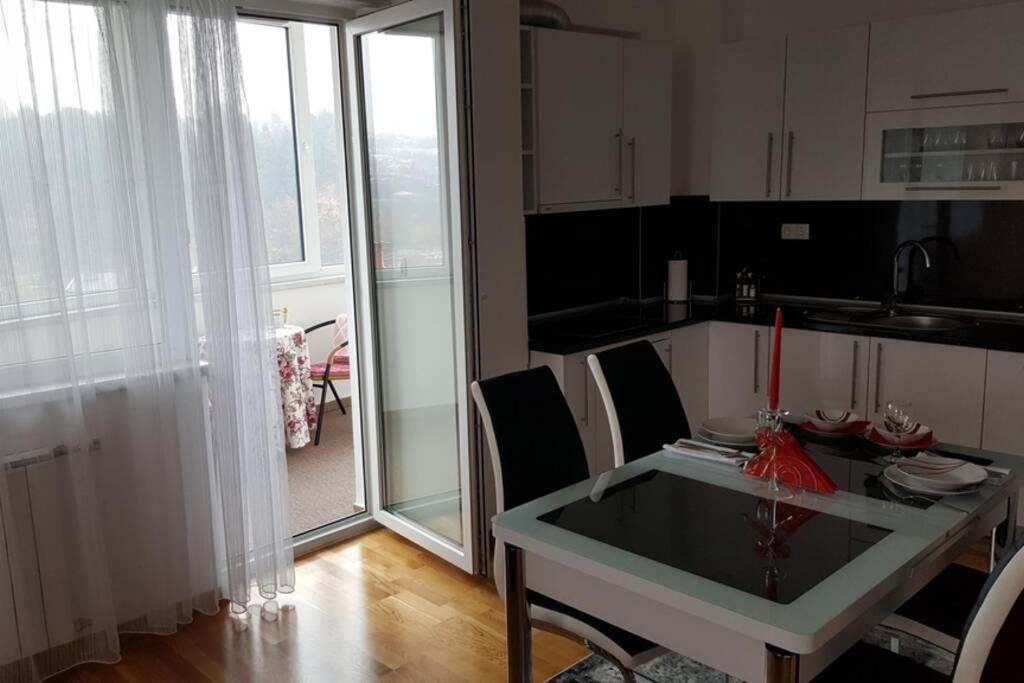 Fantasy Apartment Тузла Экстерьер фото