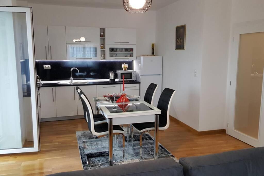 Fantasy Apartment Тузла Экстерьер фото